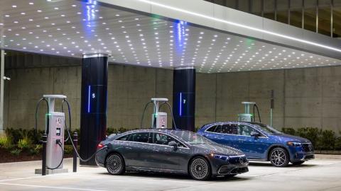 mercedes-Eon-insieme-per-i-charging-hub