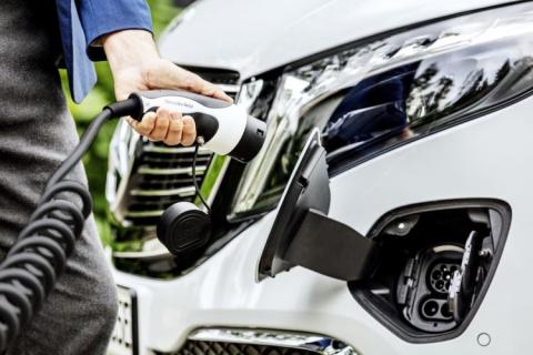 il-boom-delle-auto-elettriche:-record-di-immatricolazioni-nel-2023